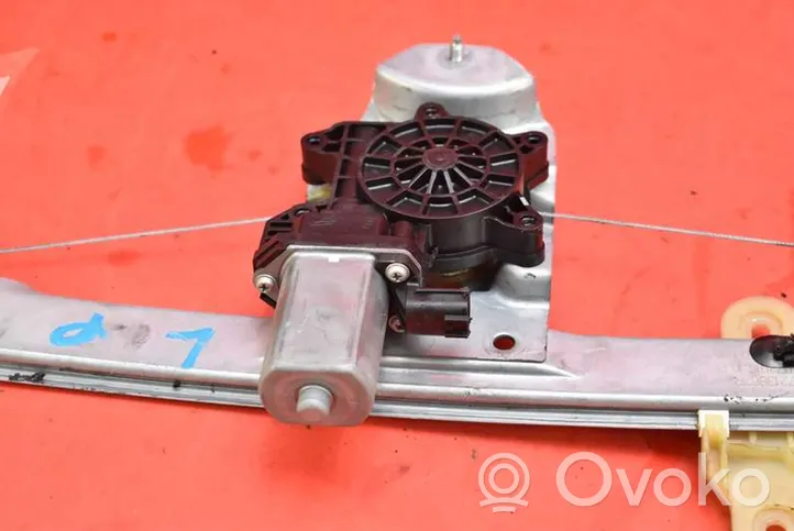 Renault Clio I Front door window regulator with motor 807213867R