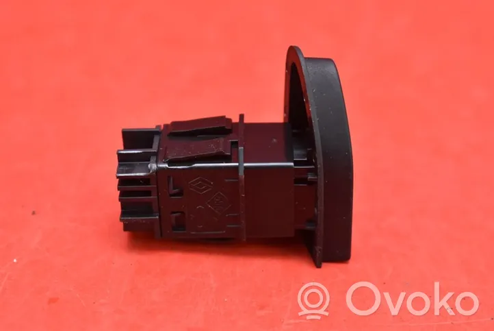 Renault Clio I Hazard light switch 252907372R