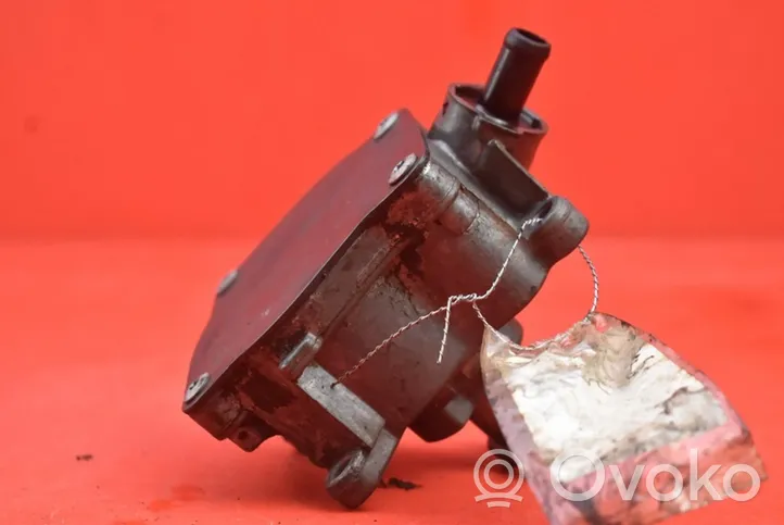 Volkswagen Jetta V Vacuum pump 07K145100B