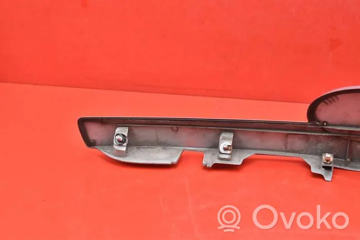 Toyota Corolla Verso E110 Éclairage de plaque d'immatriculation 76811-0F060