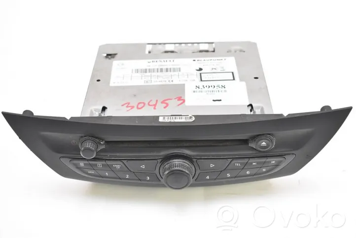 Renault Laguna III Panel / Radioodtwarzacz CD/DVD/GPS 281156980R