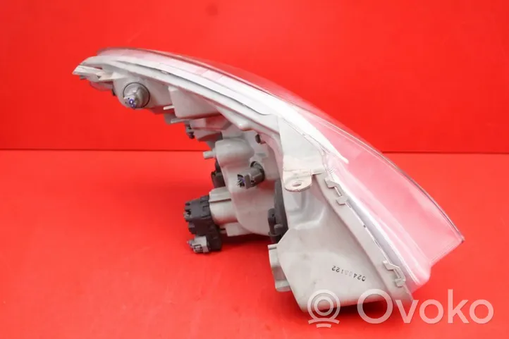 Toyota Corolla Verso E121 Lampa przednia 08-212-11F9L