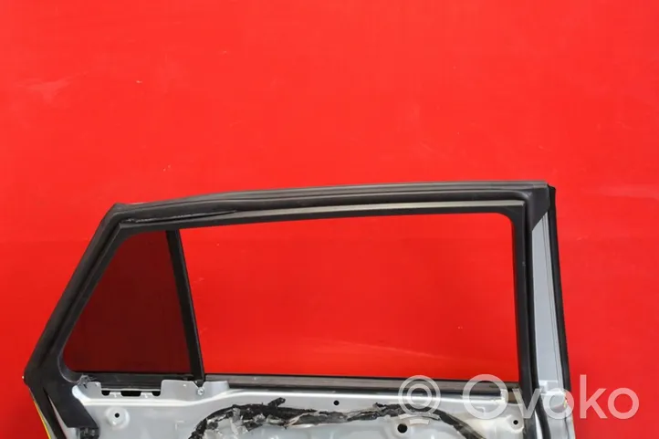 Toyota Avensis T270 Portiera posteriore 