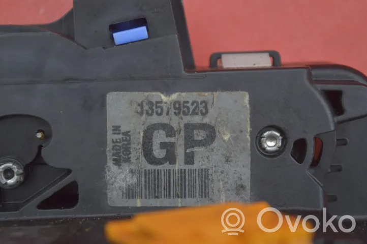 Opel Mokka Front door lock 13579523