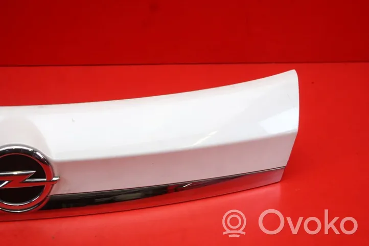 Opel Mokka Lampa oświetlenia tylnej tablicy rejestracyjnej 95979090