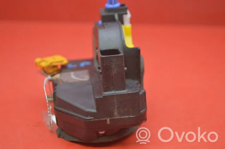 Opel Mokka Front door lock 13579522