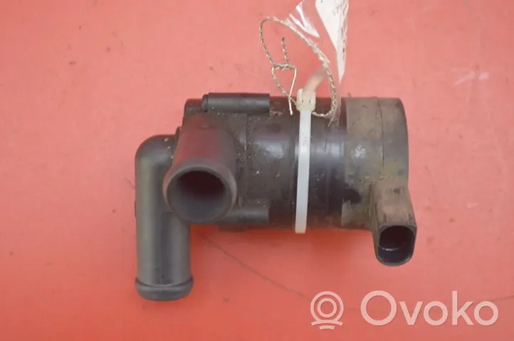 Volkswagen Touareg I Pompe de circulation d'eau 7L0965561A