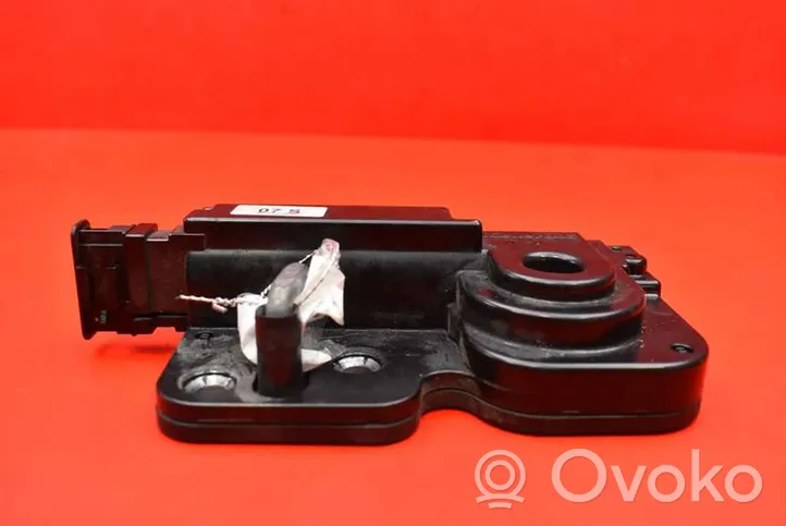 Volkswagen Touareg I Tailgate/trunk/boot lock/catch/latch 7L0827511