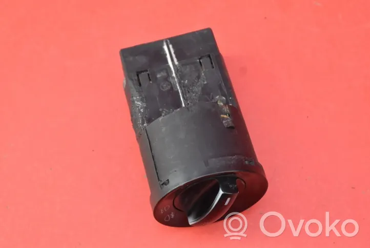 Volkswagen Polo Light switch 