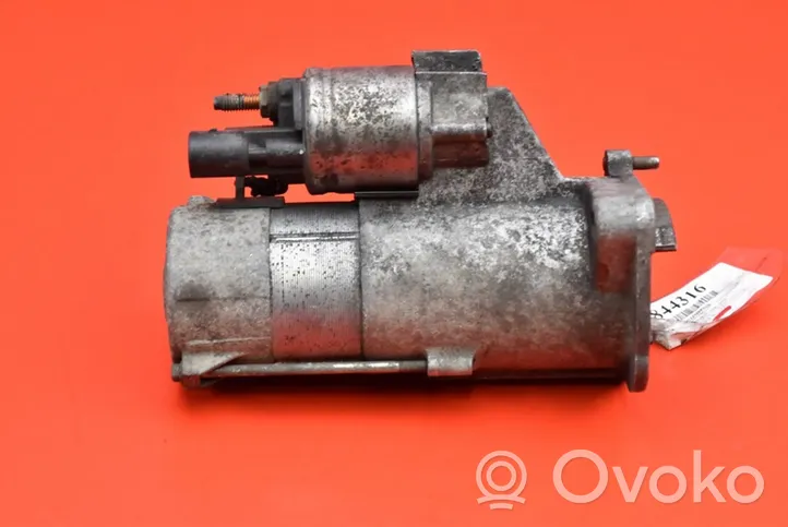 Volkswagen PASSAT B5.5 Starter motor 068911024L