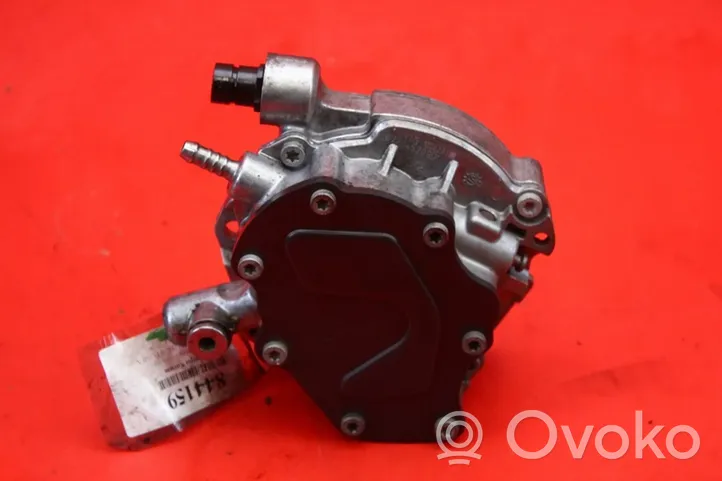 Volkswagen Touareg I Vacuum pump 07Z145209D