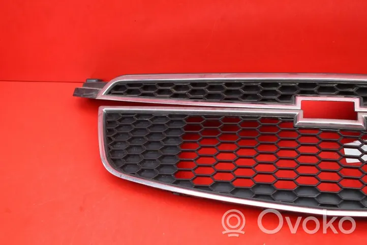 Chevrolet Cruze Grille de calandre avant 96832951