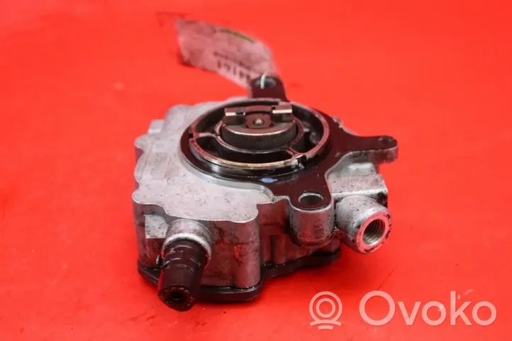 Volkswagen Touareg I Vacuum pump 07Z127025E