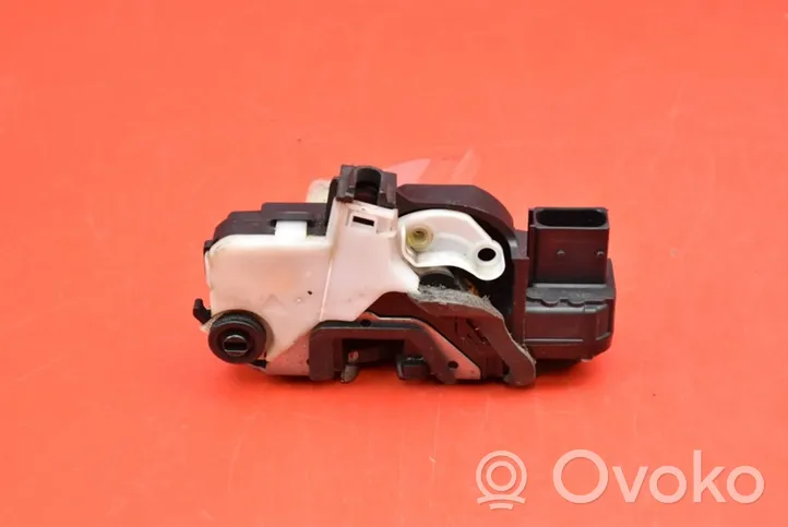 Opel Astra J Rear door lock 13503808