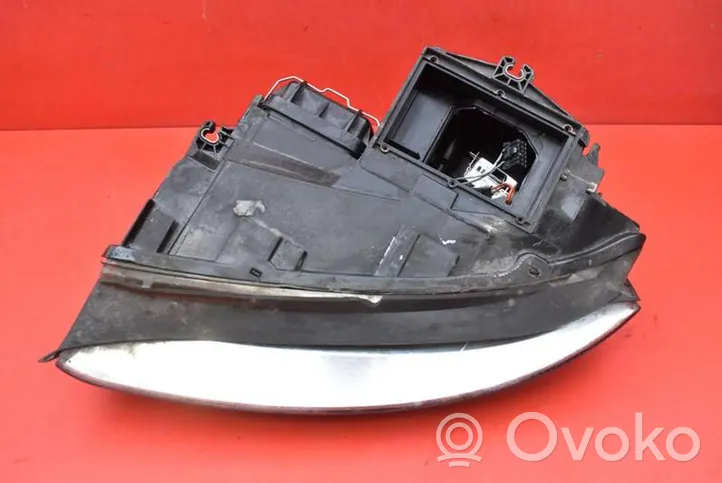 Audi A4 S4 B6 8E 8H Lampa przednia 89310249