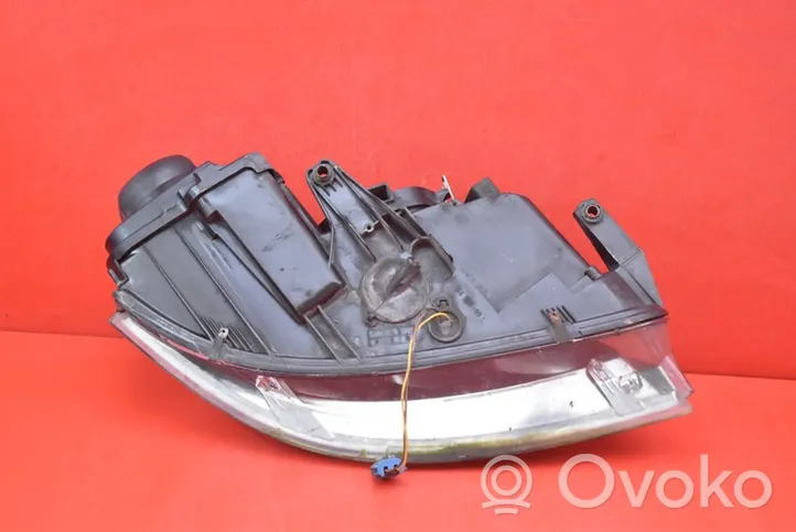 Volkswagen PASSAT B5.5 Lampa przednia 3B7941015M