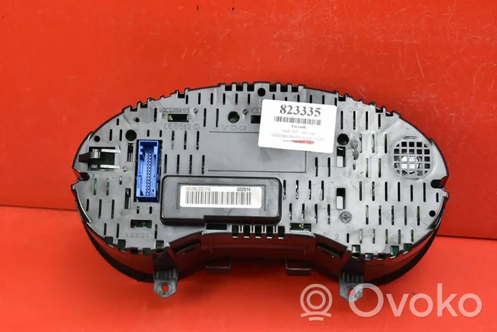 Audi A3 S3 8P Speedometer (instrument cluster) 8P0920930G