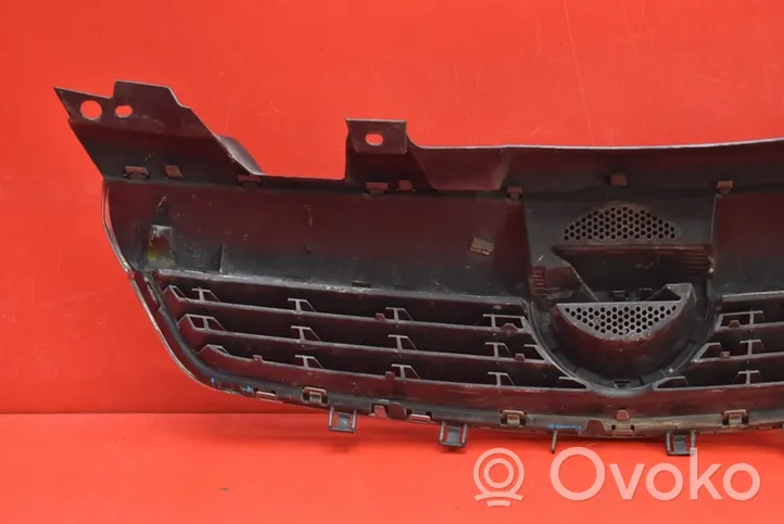 Opel Zafira B Front grill 13157590