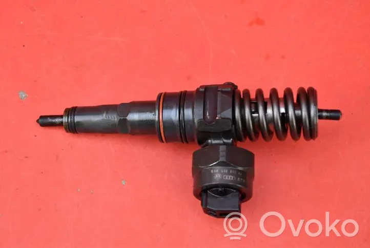 Volkswagen PASSAT B5.5 Fuel injector 038130073AA