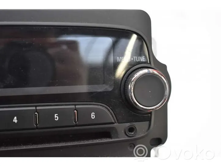 AC 428 Radio/CD/DVD/GPS-pääyksikkö 95270962