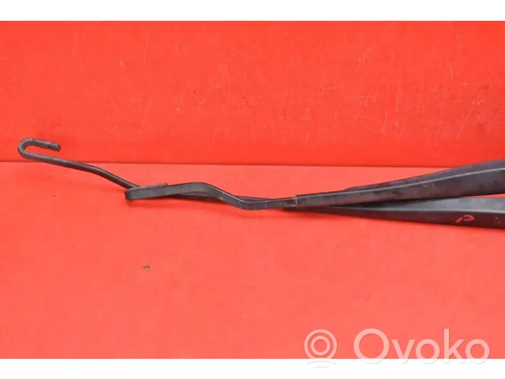 Opel Signum Front wiper blade arm 09185813