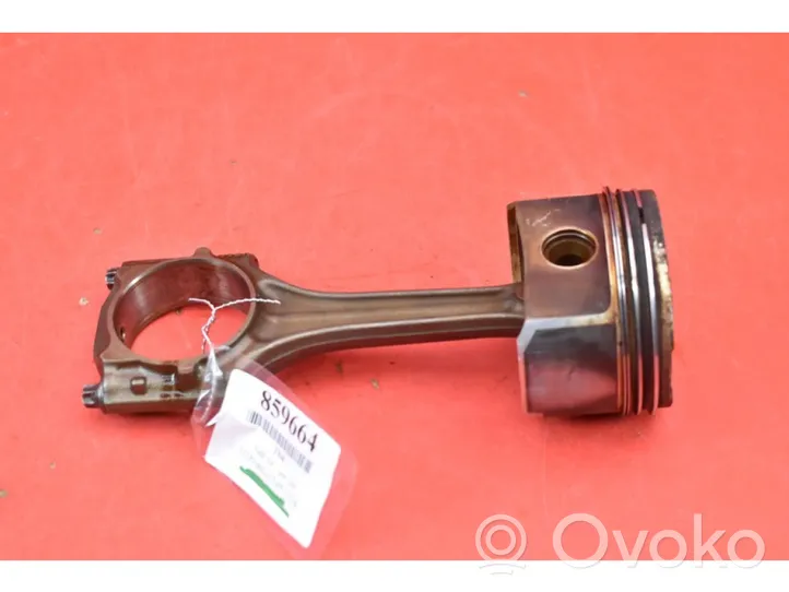 Audi A4 S4 B6 8E 8H Piston 81P32