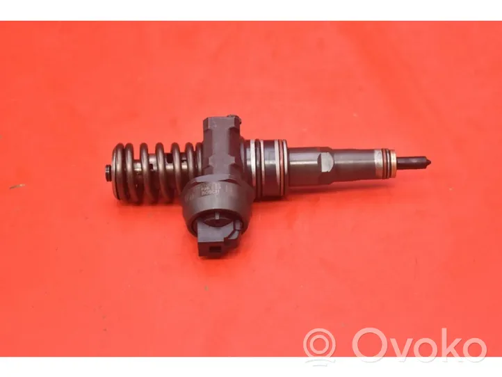 Volkswagen PASSAT B5.5 Fuel injector 038130073AR