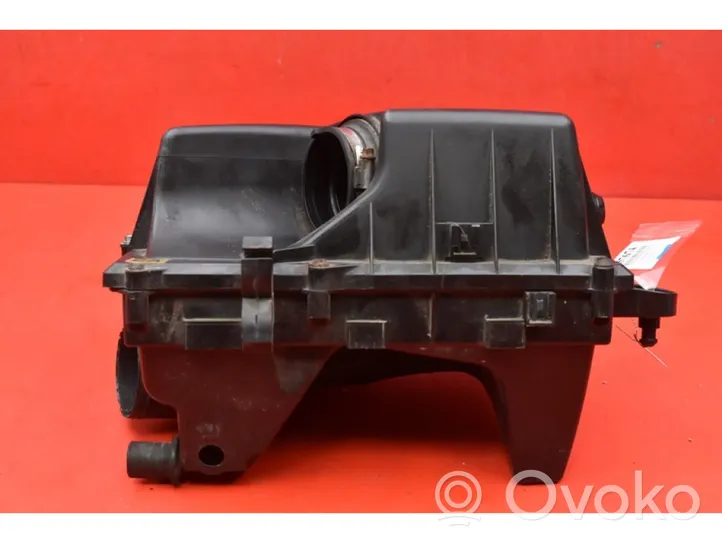 Opel Vectra C Caja del filtro de aire 55350912