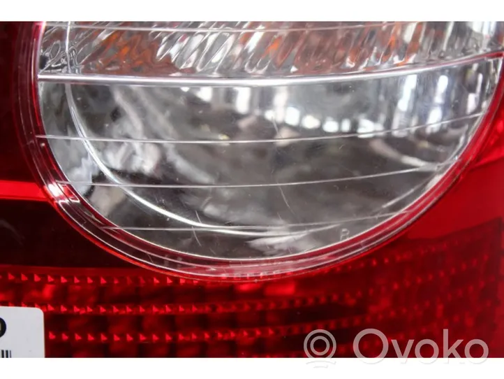 Renault Clio II Lampa tylna 01-551-1941R-R