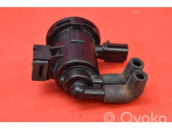 Jeep Grand Cherokee (WK) Vacuum valve 04669940