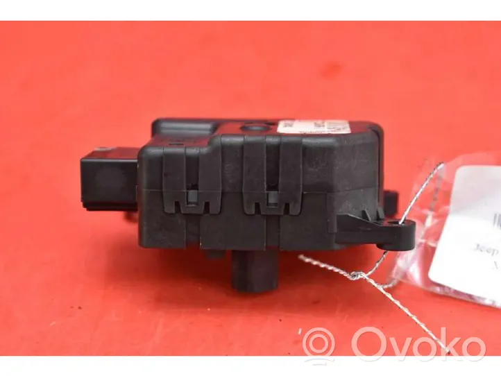 Jeep Grand Cherokee (WK) Motor/activador trampilla de calefacción 929585P