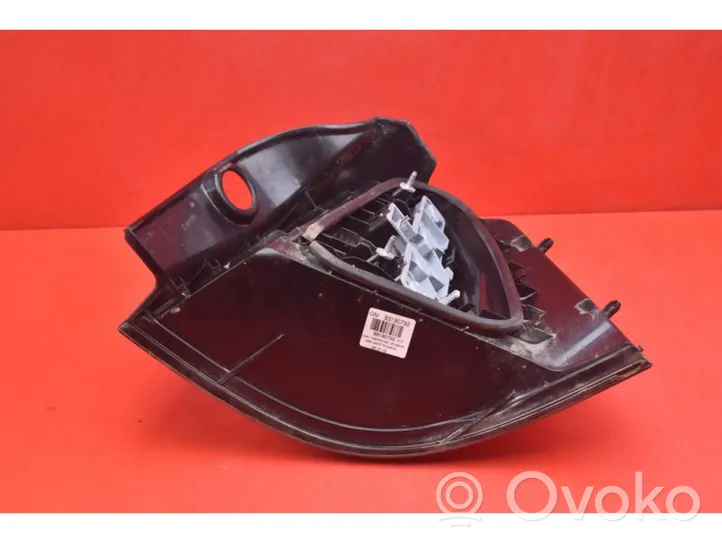 Opel Zafira B Lampa tylna 93190792