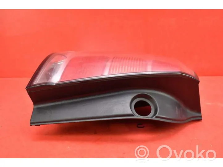 Opel Zafira B Lampa tylna 1040085