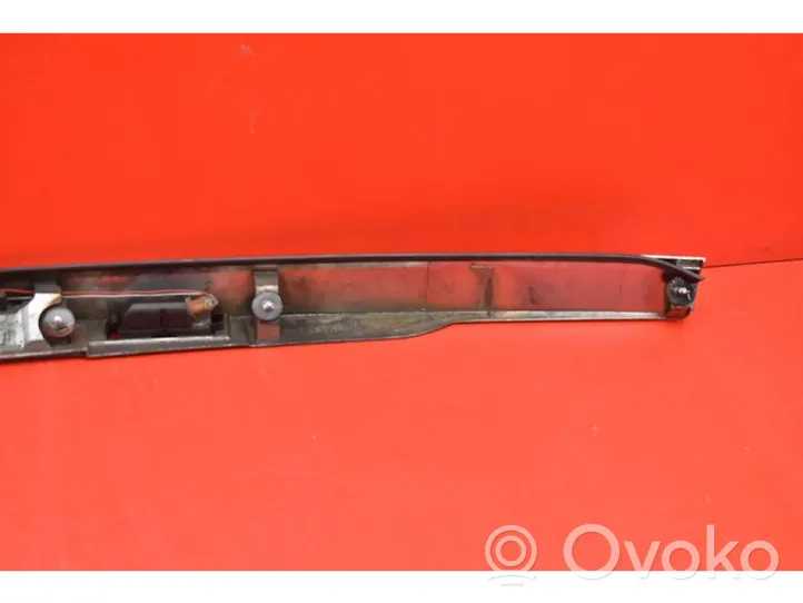 Opel Zafira B Lampa oświetlenia tylnej tablicy rejestracyjnej 13137862