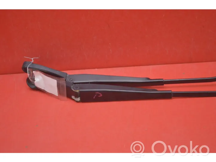 Volkswagen Golf IV Front wiper blade arm 5M0955409A