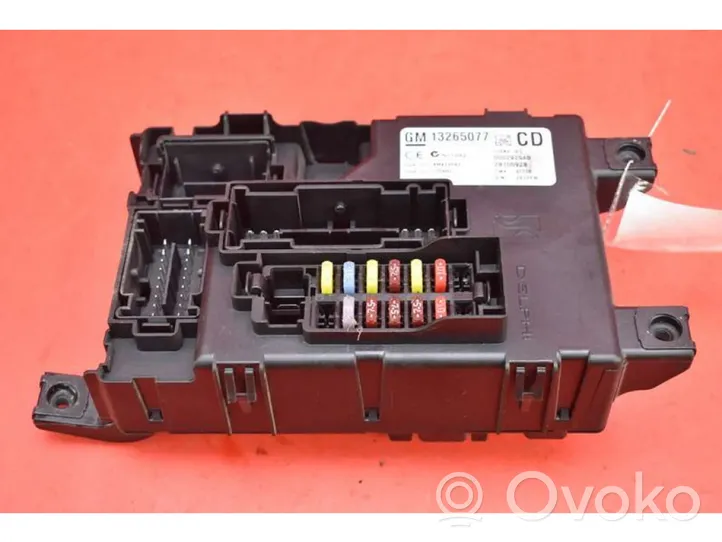 Opel Corsa D Fuse box set 13265077