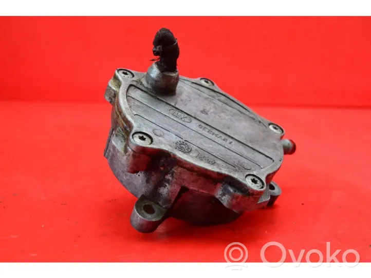 BMW 7 E65 E66 Vacuum pump 7525075