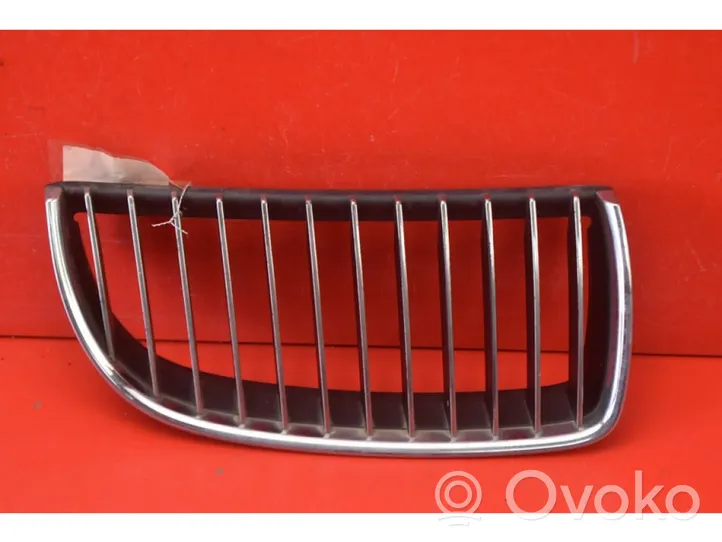 BMW X3 E83 Grille de calandre avant 7120010