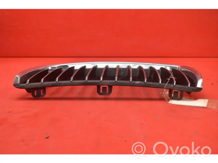 BMW X3 E83 Grille de calandre avant 7120009