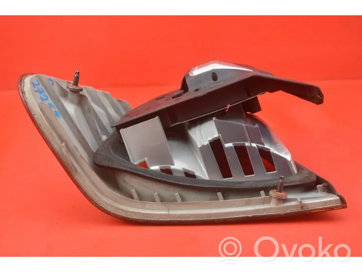 BMW 3 E36 Luz trasera/de freno 8364922