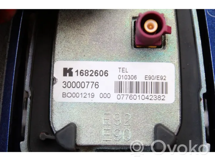 BMW X3 E83 GPS-pystyantenni 6935688-03
