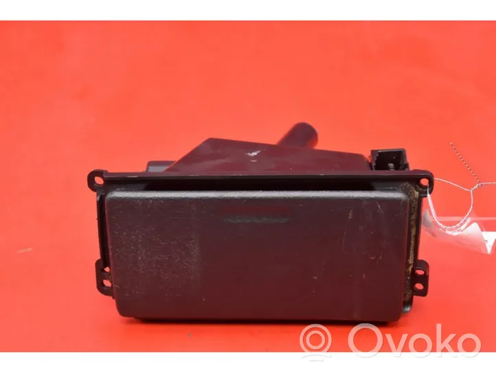 Toyota Avensis Verso Boite à gants 55630-05010