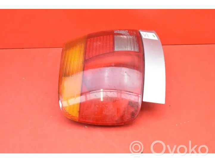 Audi A4 S4 B5 8D Lampa tylna 8D0945095A