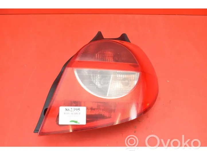 Renault Clio III Luz trasera/de freno 8200828851