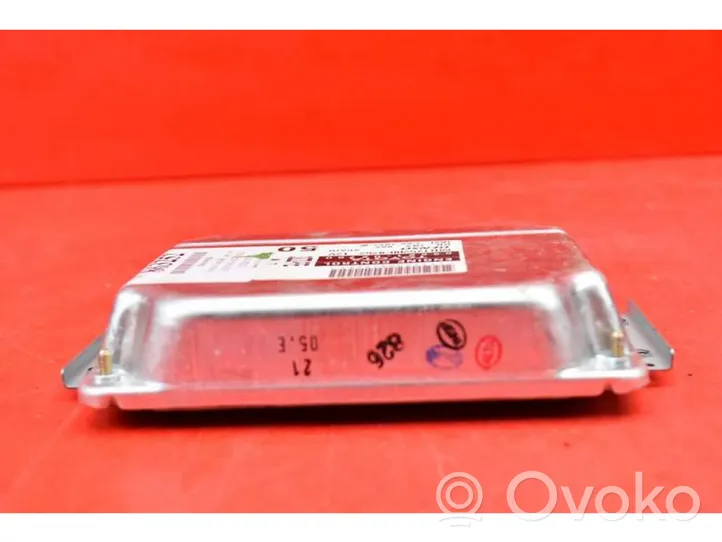 Toyota Corolla E120 E130 Unité de commande, module ECU de moteur 89661-02750