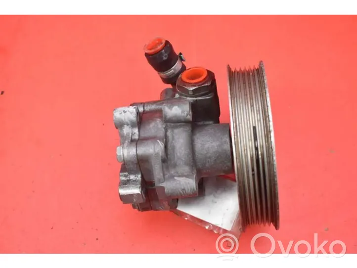 Audi A4 S4 B6 8E 8H Ohjaustehostimen pumppu 8E0145153