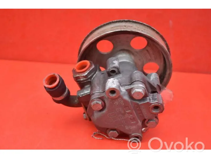 Audi A4 S4 B6 8E 8H Ohjaustehostimen pumppu 8E0145153