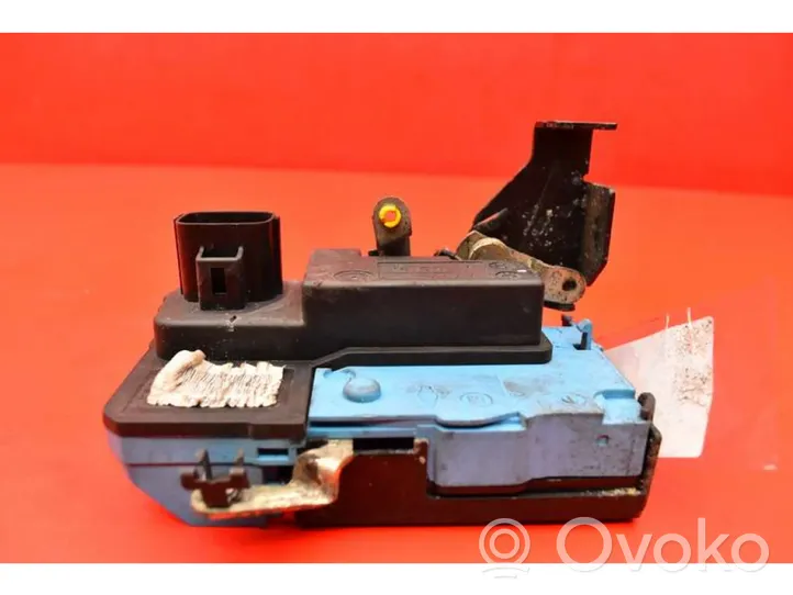 Volvo V70 Serratura portiera anteriore 30699748