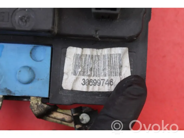 Volvo V70 Serrure de porte avant 30699746