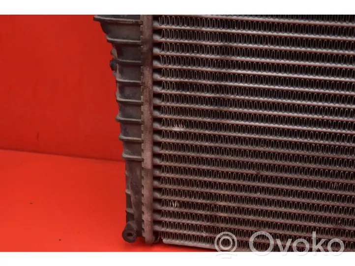 Volvo V70 Radiateur de refroidissement T82527A